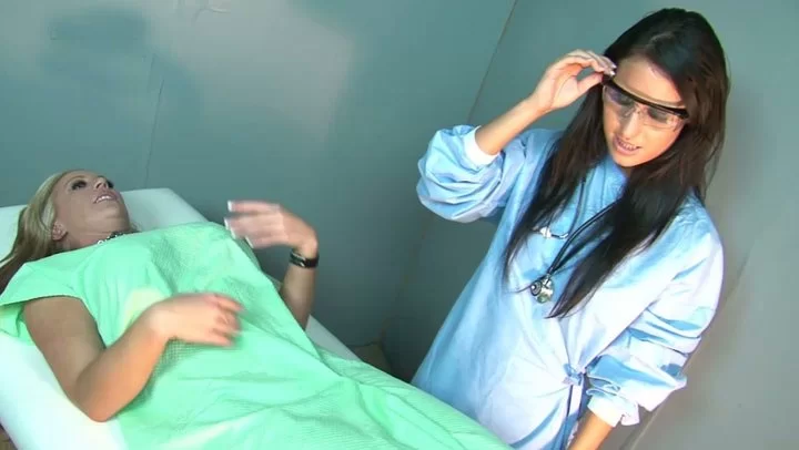 Kinky Nurse Examines Tight Pussy Of Ashleigh Embers At The Medical