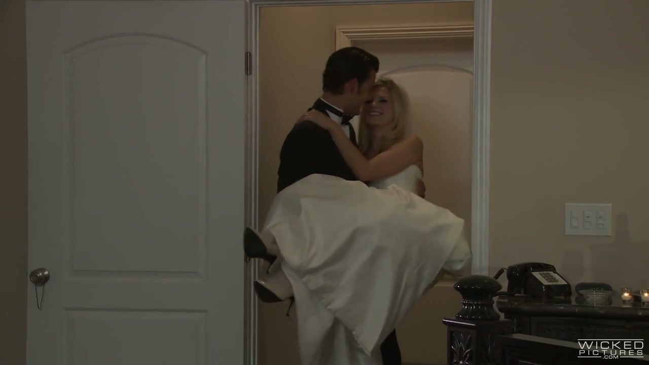 Beautiful bride Scarlet Red sucks dick and gets fucked