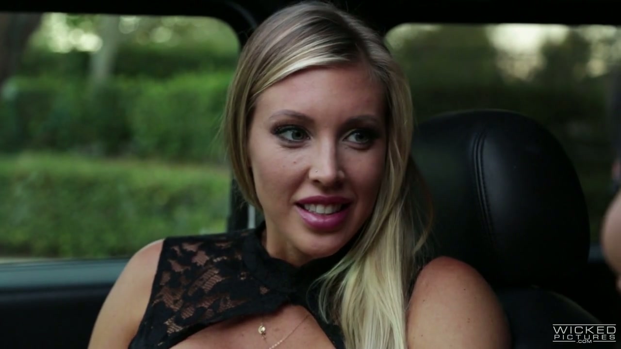 Slutty Asian chick Asa Akira takes part in crazy group