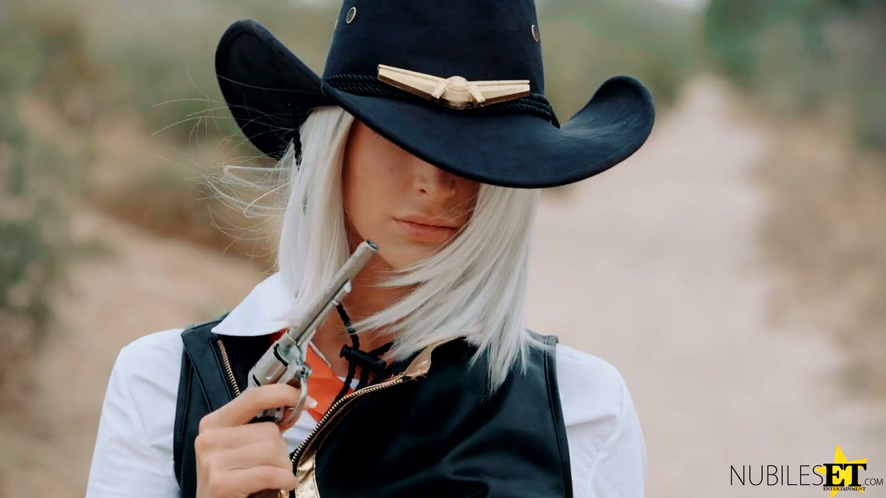 Gorgeous blond cowgirl Emma Hixgets her pussy nailed on the prairie -  AnySex.com Video