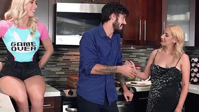 I fuck blonde stepsis Jay Lovely while Milf stepmom watches it