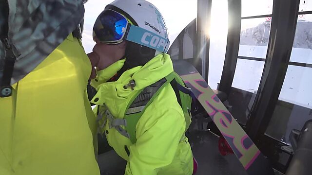 Risky blowjob during Ski Lift