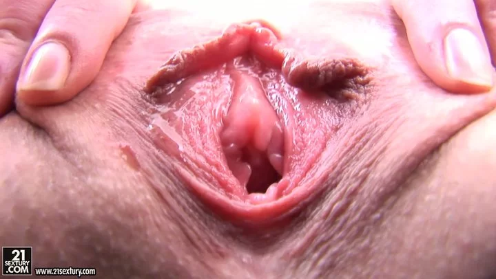 Close Up View Of Delectable Blonde Renee S Juicy Cunt Video